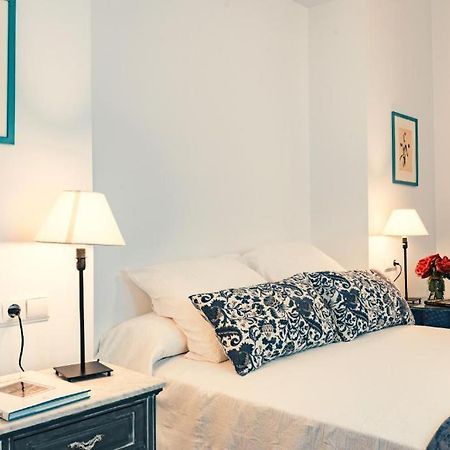 Apartamentos San Pedro Sevilla Kültér fotó