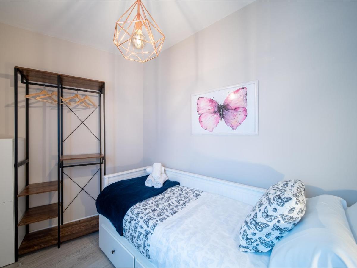 Apartamentos San Pedro Sevilla Kültér fotó