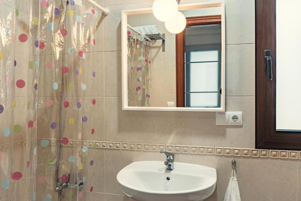 Apartamentos San Pedro Sevilla Kültér fotó